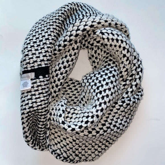 Scarfs - Picture 4 of 7